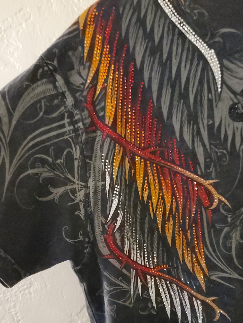 Affliction Men’s Black Graphic Winged Eagle T‑Shirt With Gemstones Large - Picture 6 of 7